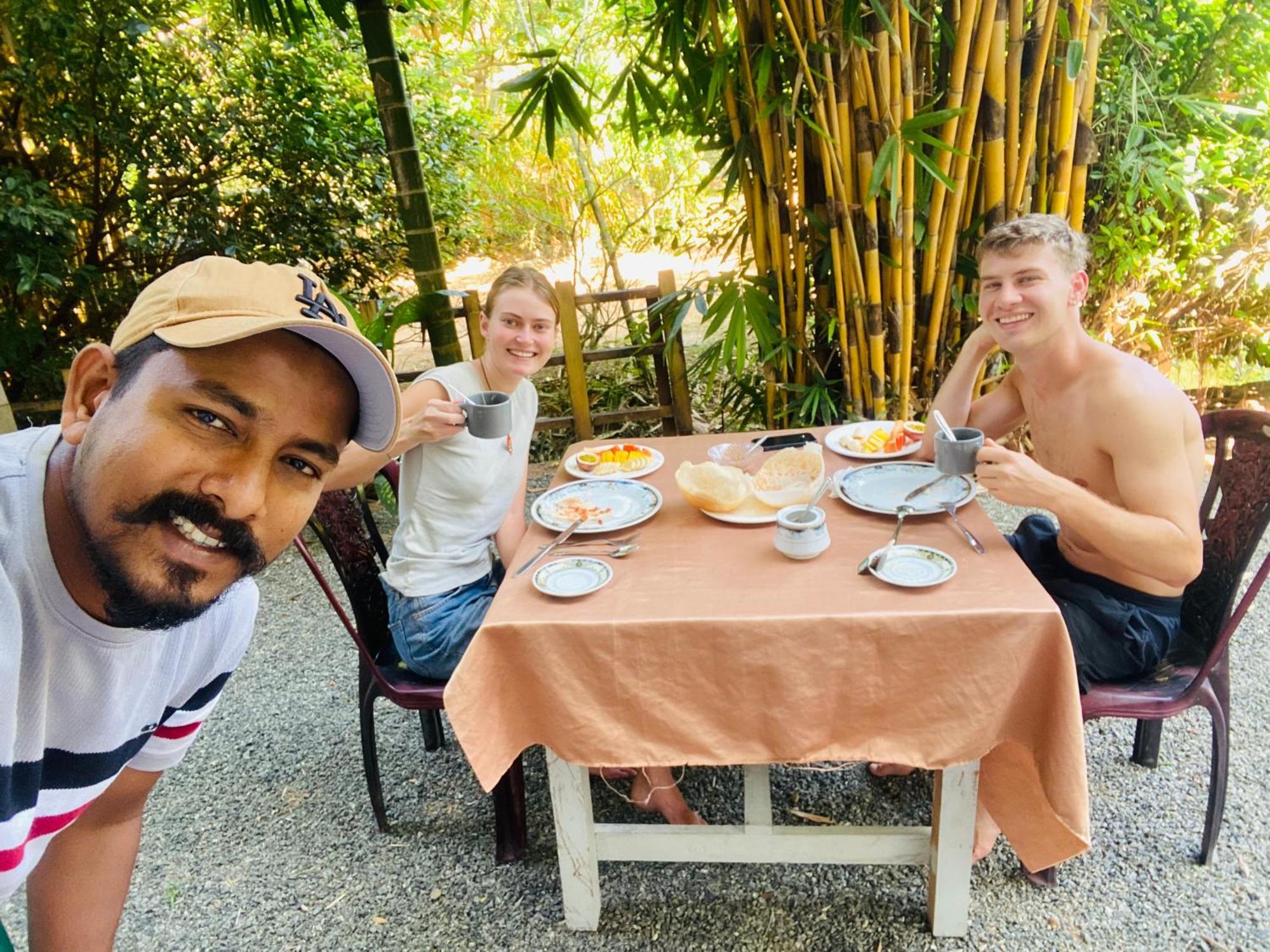 Leo Homestay 디크웰라 외부 사진
