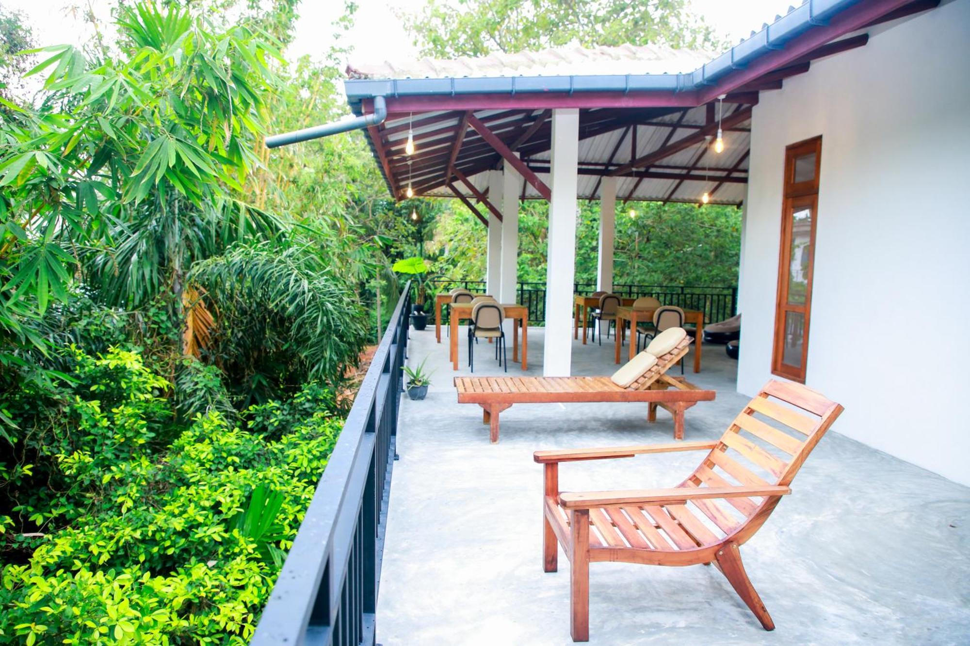 Leo Homestay 디크웰라 외부 사진