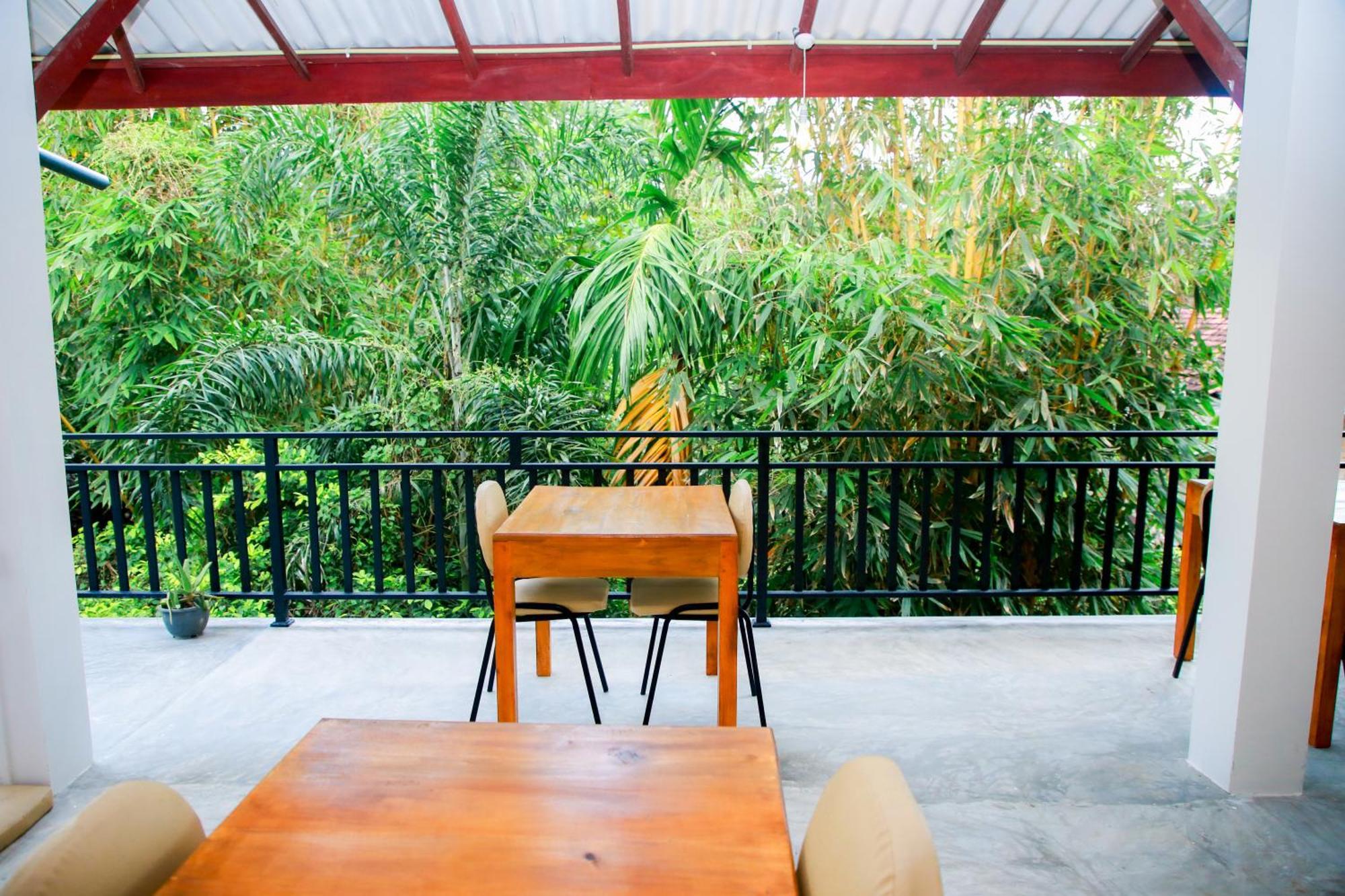Leo Homestay 디크웰라 외부 사진