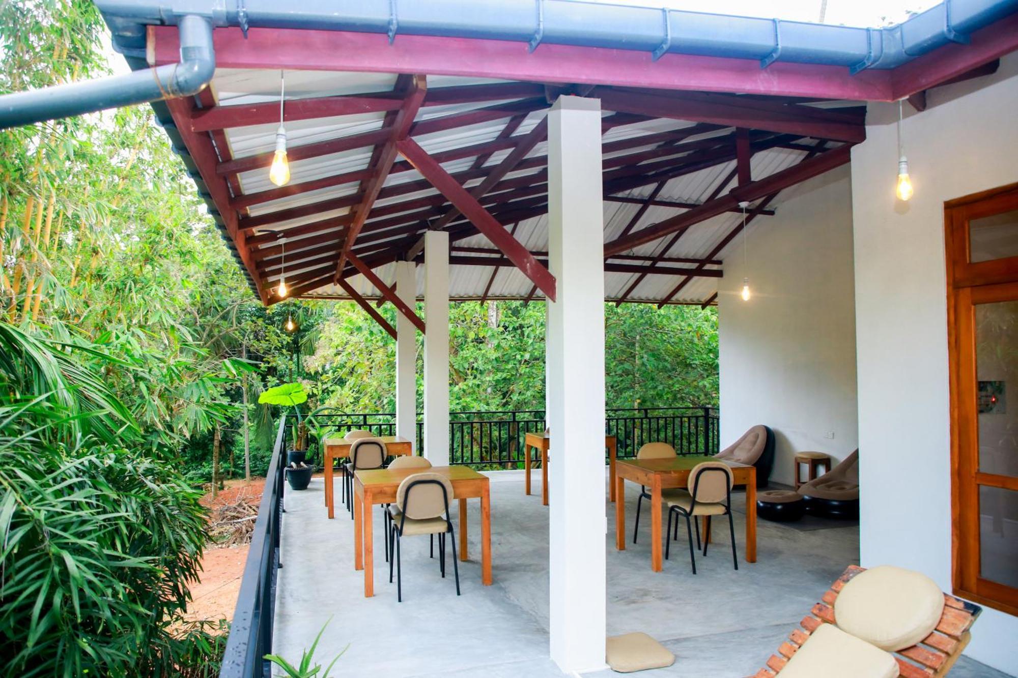 Leo Homestay 디크웰라 외부 사진