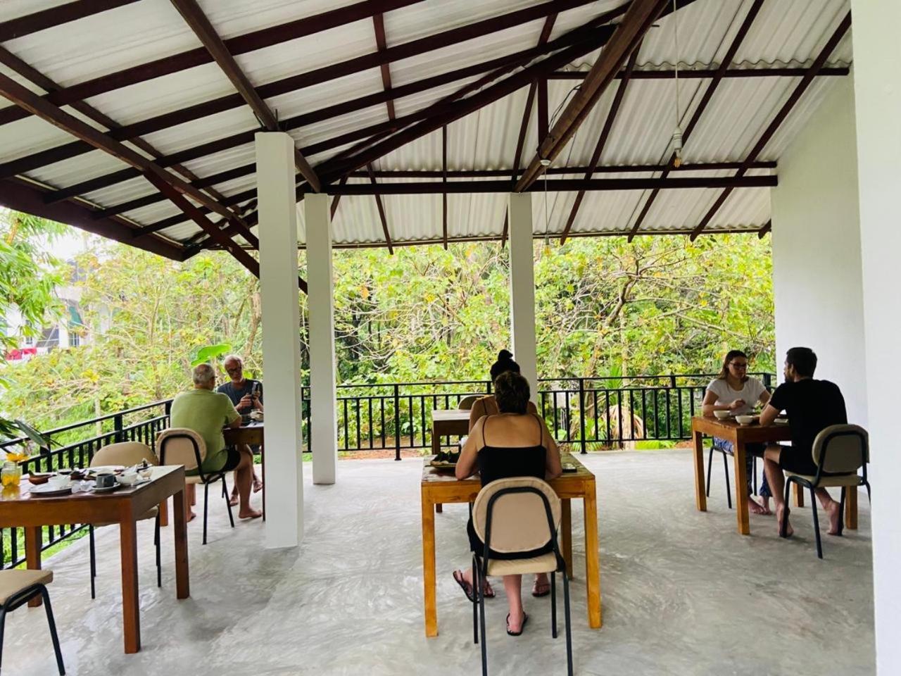 Leo Homestay 디크웰라 외부 사진